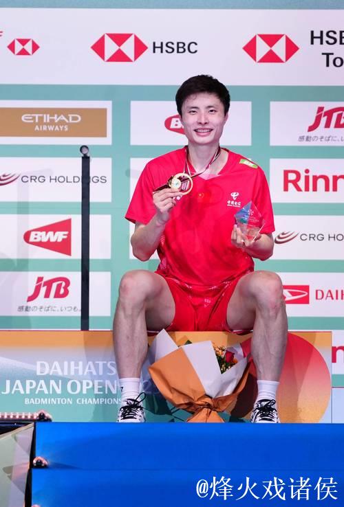 石宇奇逆转世锦赛首次夺冠 国羽男单时隔10年再问鼎 石宇奇逆转世锦赛首次夺冠 国羽男单时隔10年再问鼎