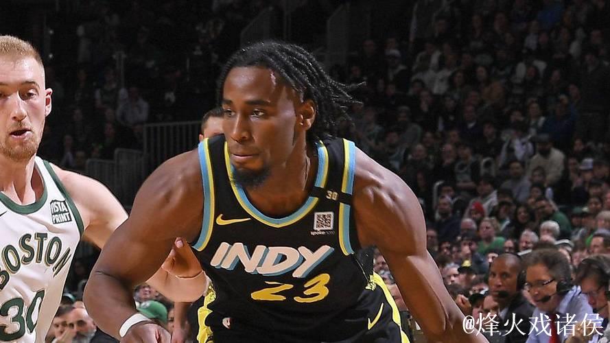 史密斯关键时刻爆发:独得8分命中两记三分获赞 史密斯关键时刻爆发:独得8分命中两记三分获赞